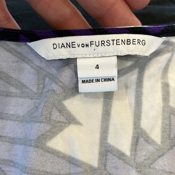 VGUC Diane Von Furstenberg sleeveless purple black and white wrap dress - Picture 8 of 12